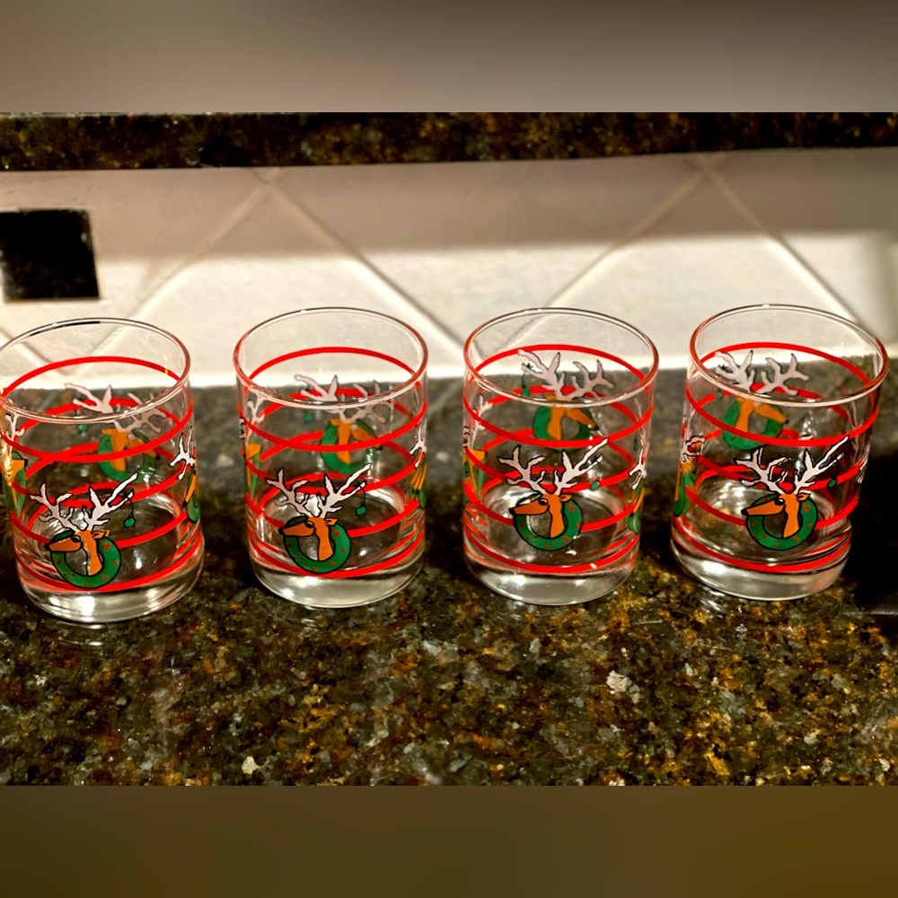 4 Vintage Libbey Christmas Double Old Fashion Glasses Reindeer Wreath RARE 12 OZ